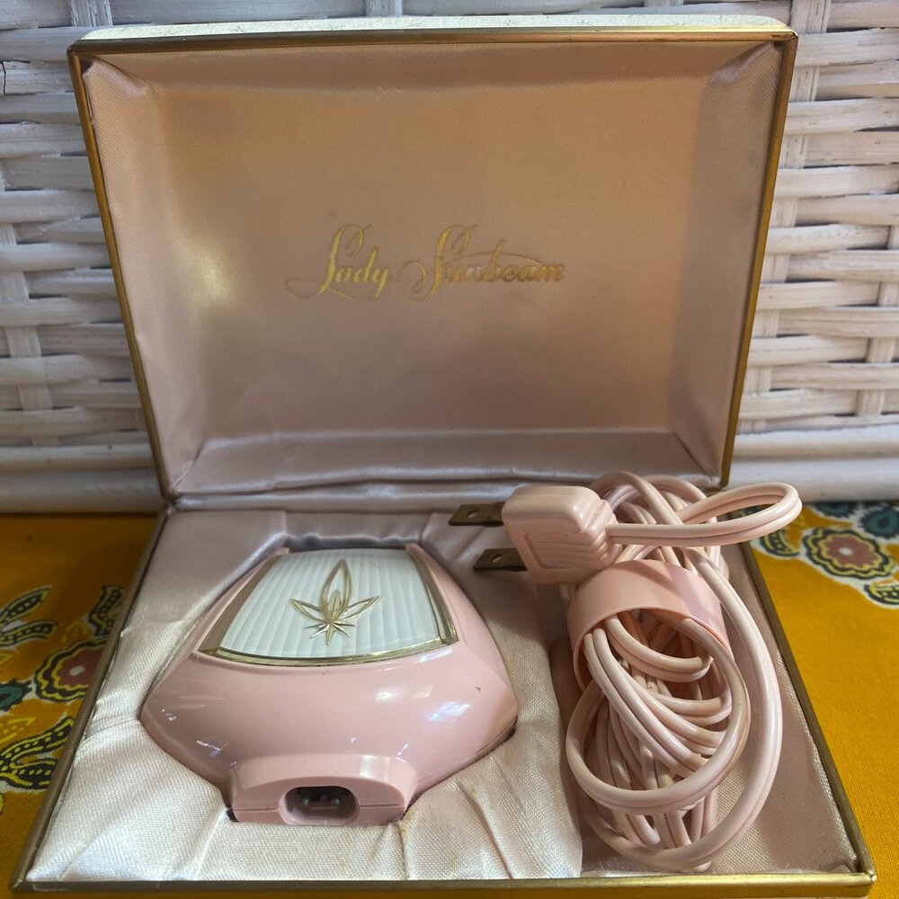 Vintage 1962 Lady Sunbeam Electric Razor Powder Pink | Retro MCM Beauty Shaver